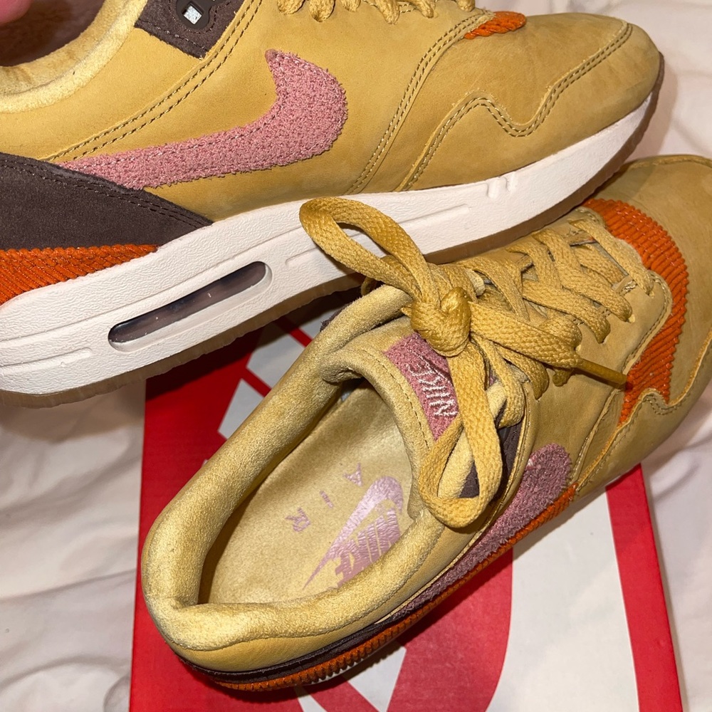 nike air max 1 wheat gold rush pink